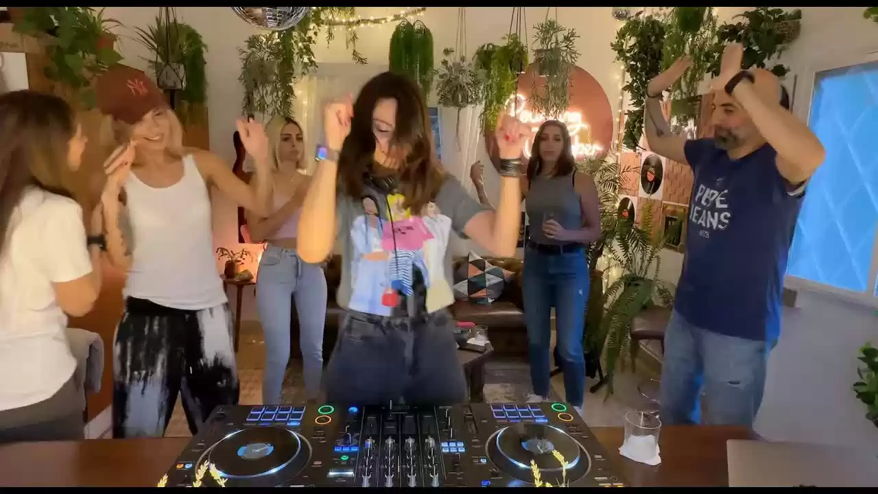 Danielle | Disco House Mix by ‪@rousingchamber‬.